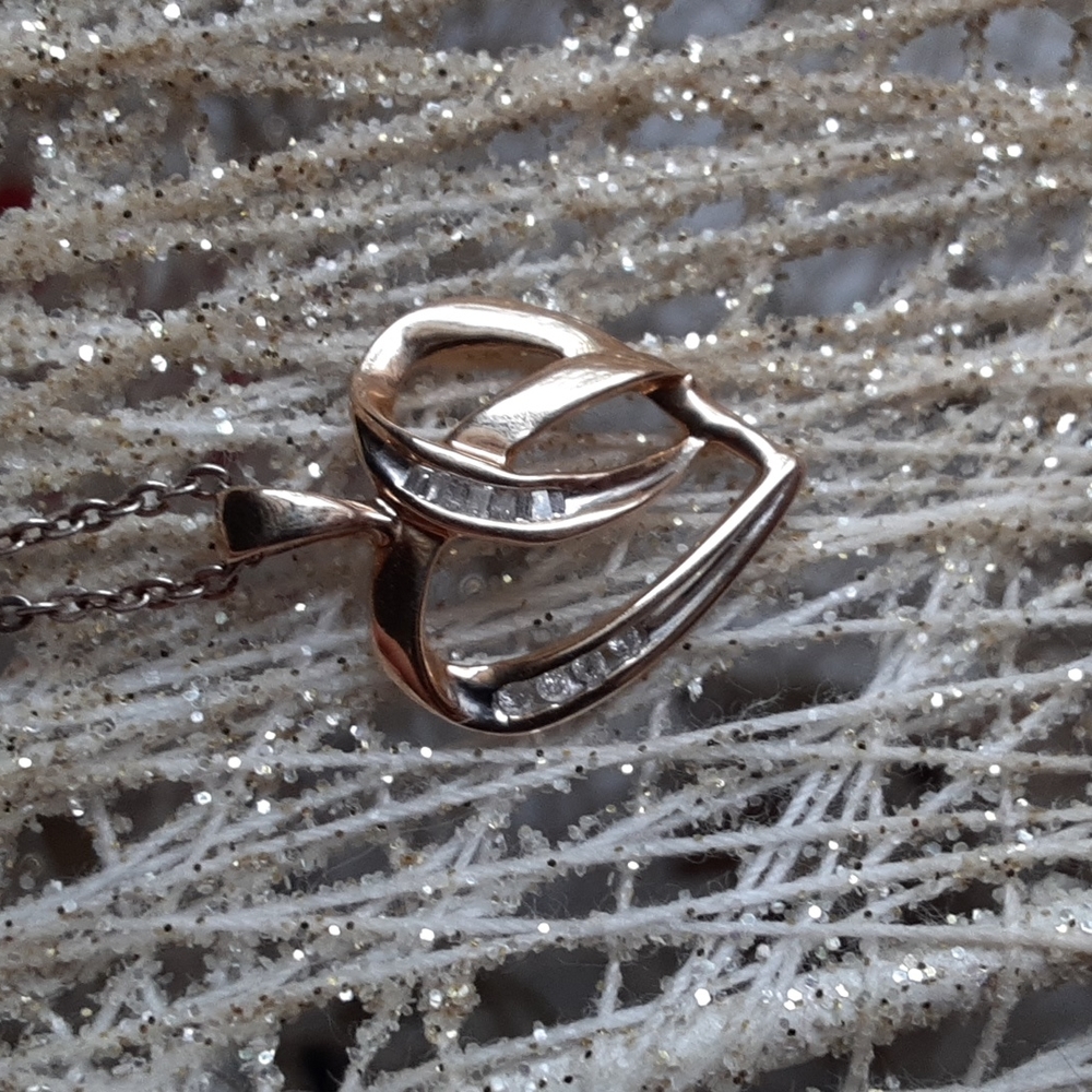 10k gold heart pendant